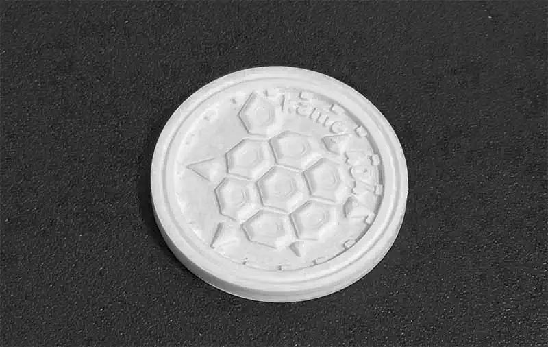 失敗作。文字は潰れ、ロゴもはっきりしません。